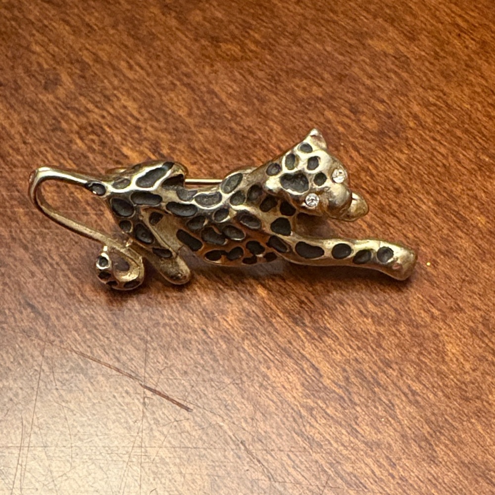 Leopard Pin in Gold and Black Metal with Sparkling Rhinestone Eyes